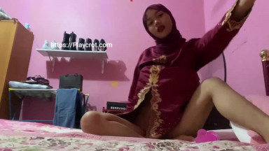 Rare file 22Vid Complete Jilbab dildo playcrot (2).Bokepi com
