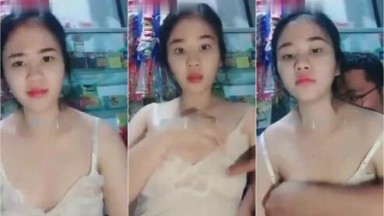 Bokep Indo Penjaga Warung Cantik Digrepe Pelanggan - Bokep Indo