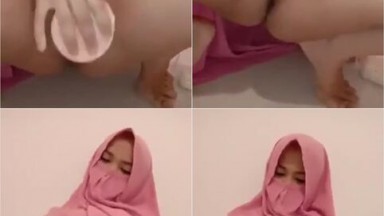 Bokep Jilbab Tudung Indonesia Playing With Huge Toy - Bokepindoh
