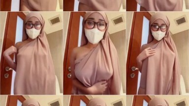 Bokep Safira Mahasiswi Jilbab Cantik Pamer Onderdil 2 - Bokepindoh