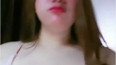 Bokep Indo Mbak Naya Ebot Belahan Toket Mulus