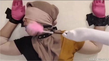 Bokep Indo MILF Jilbabers Mata Ditutup Cosplay BDSM