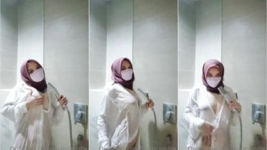 Bokep Indo Terbaru Hijab Camila Cantik Menggoda (6)
