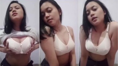 Video Bokep Salsabila Mahasiswi Remes-Remes Toket - Bokepindo